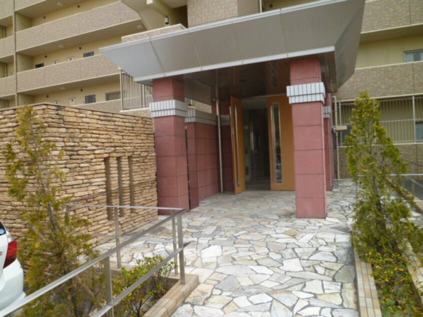 エントランス部分 アンプルール ベトン 明永