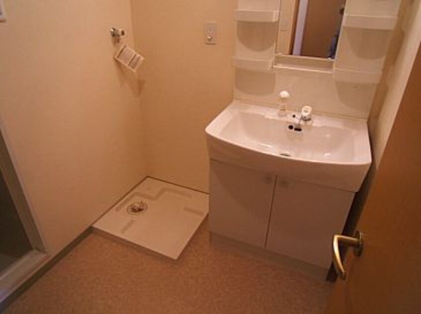 内観写真 アンプルール ベトン 明永