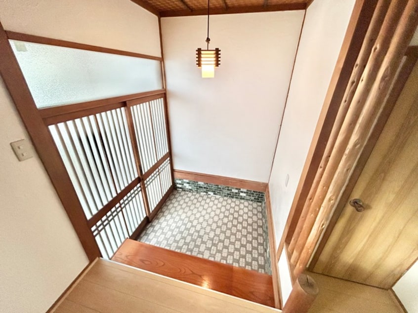 玄関 上の原１丁目戸建て