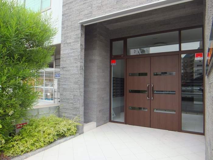 エントランス部分 カ－サエンペサ－ル