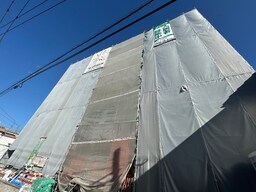 建築中