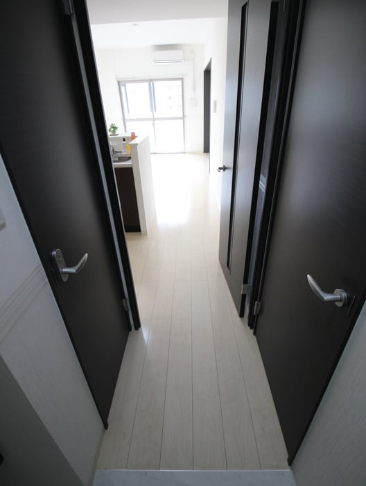 廊下 テイルガーデン博多