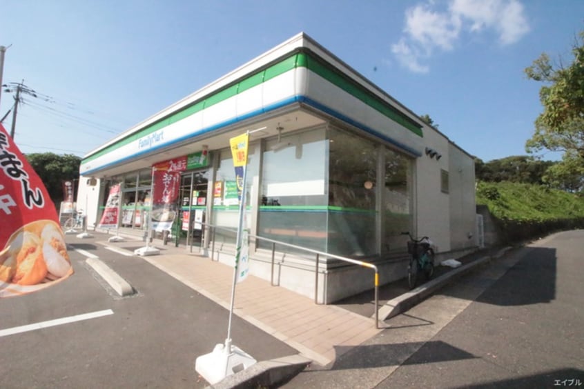 ファミリーマート(コンビニ)まで130m リクトール５