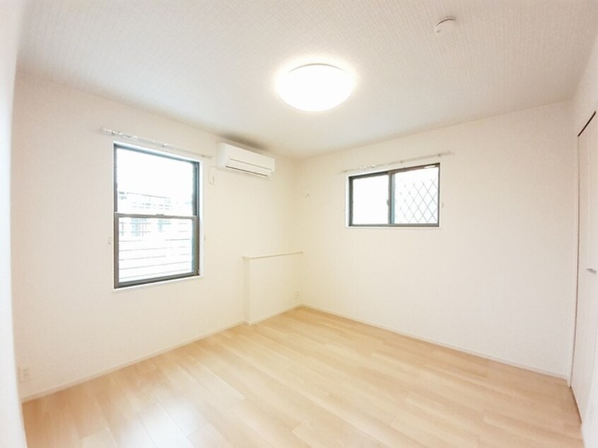 内観写真 ロータス川宮３