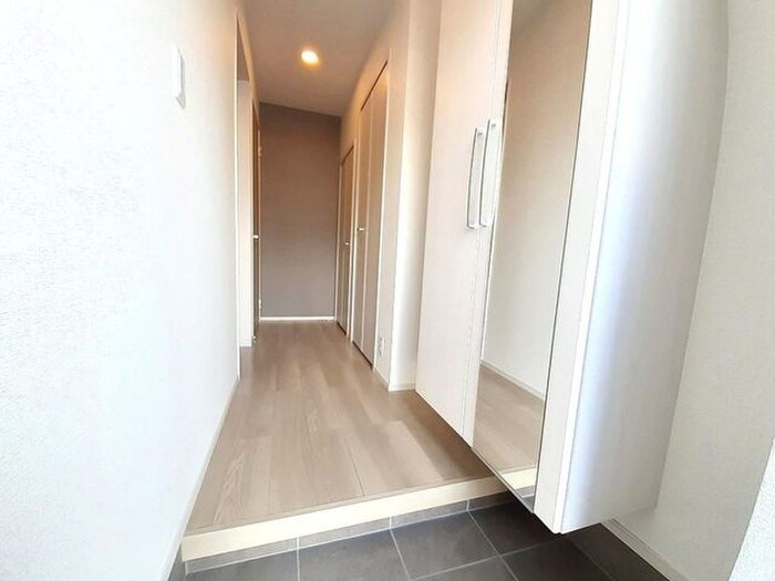 玄関 ロータス川宮３