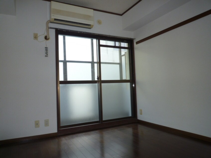 居室 メゾンマコイ原