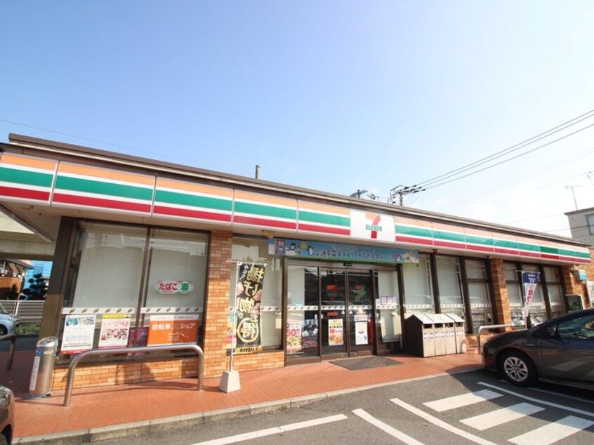 セブンイレブン箱崎7丁目店(コンビニ)まで300m ﾊﾟﾝﾙﾈｯｸｽｸﾘｽﾀﾙ箱崎(303)