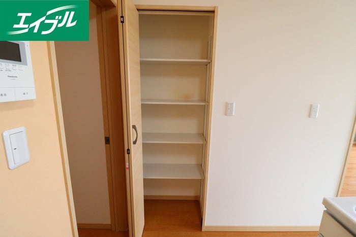 収納 ヴァンベール綱分　B棟