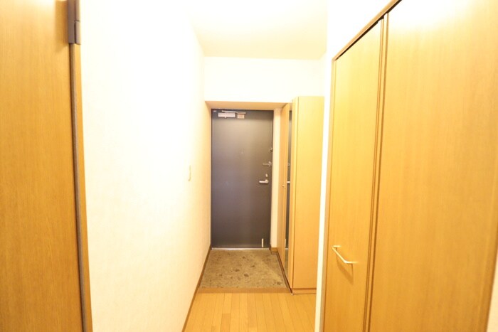 玄関 カーサ宮の前