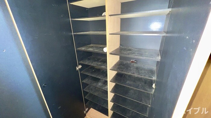 玄関 カーサ宮の前