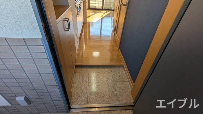 玄関 アヴェニュー武