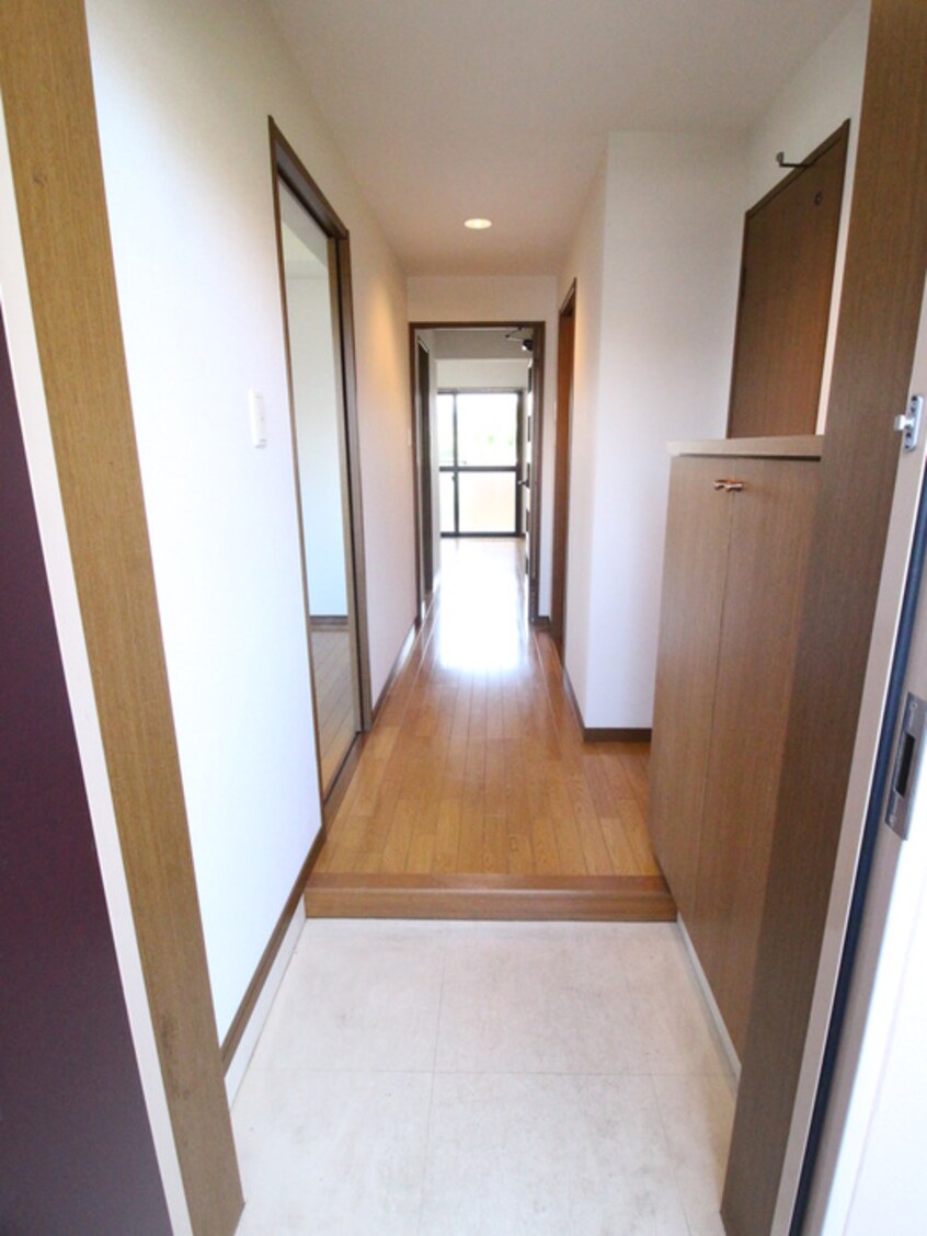 玄関 ヴェルドミ－ル湯乃坂