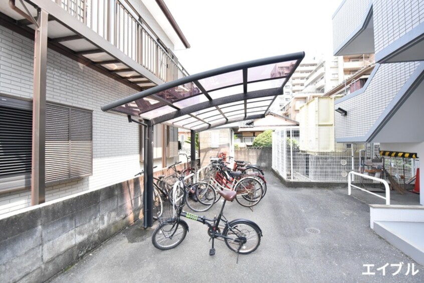 駐輪場 コンフォール美根