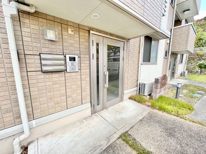 エントランス部分 クレッシェンド黒崎