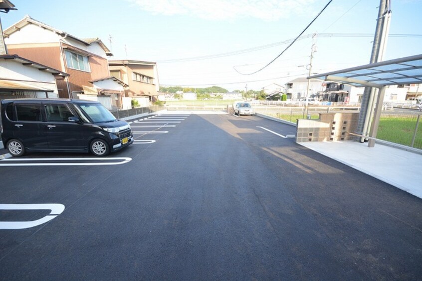 駐車場 トレス横代館