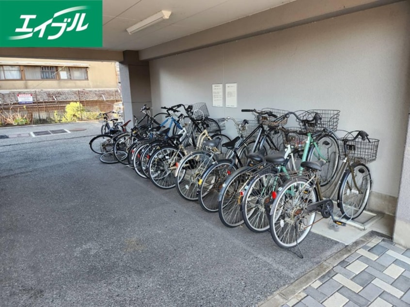 駐輪場 リファレンス県立大前