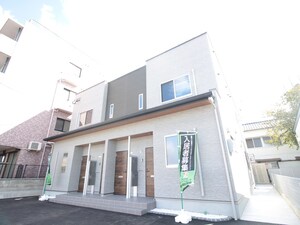 フェリシティ萩原