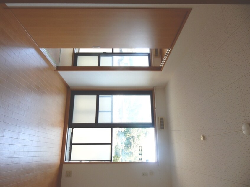 居室 ハピネス三吉