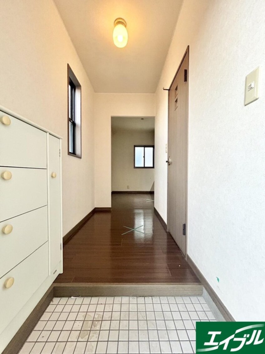 玄関 ルートピア古賀 Ｅ