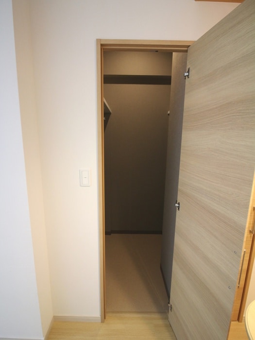 収納 ウイングス穴生