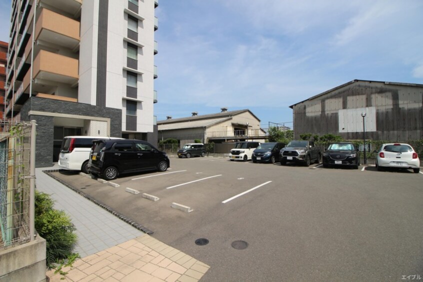 駐車場 ホワイトアゲート博多