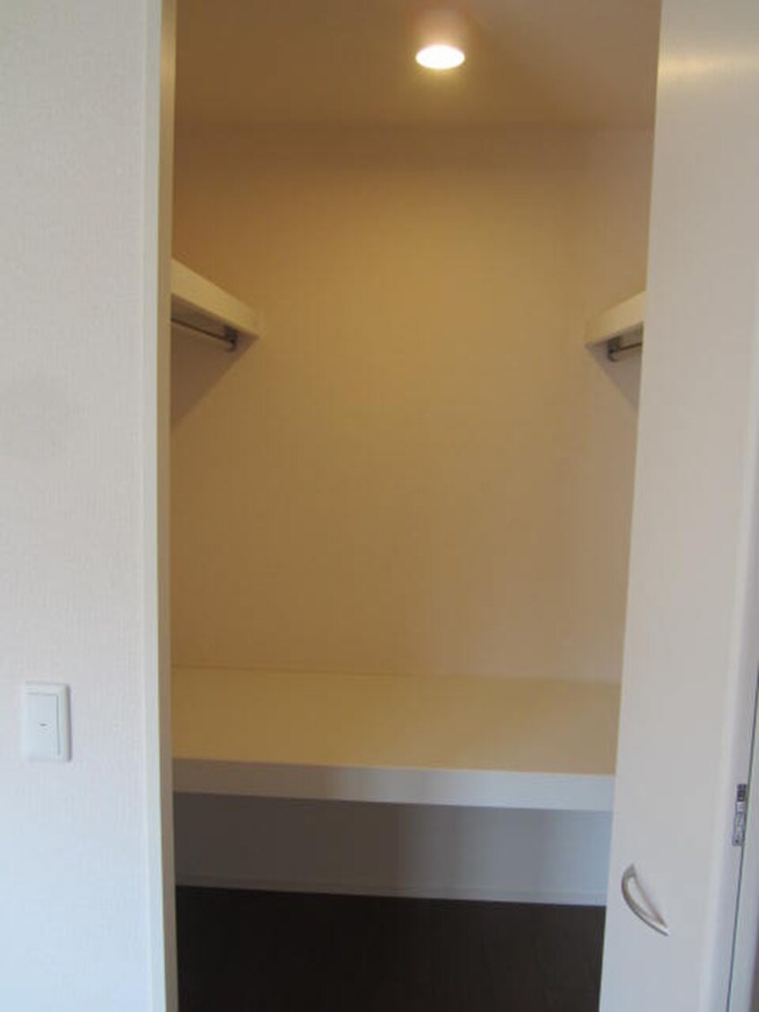 収納 オリーヴァ東櫛原B棟