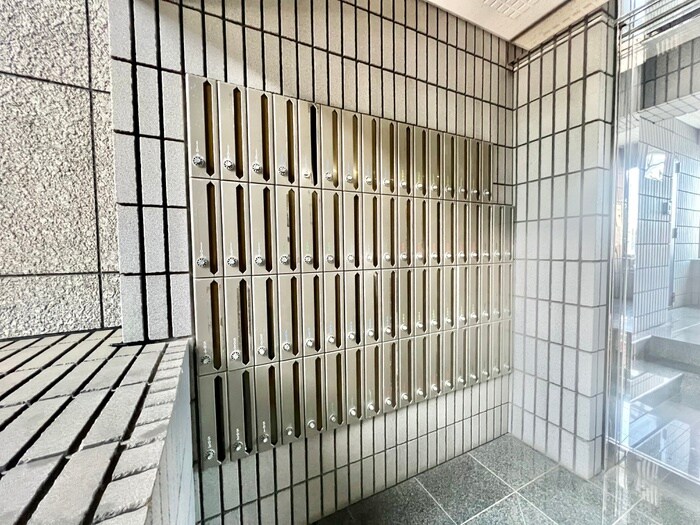 建物設備 ﾆｭｰｻﾝﾘﾊﾞｰ８番館