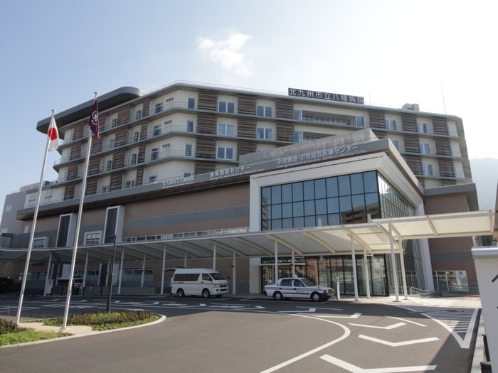 北九州市立八幡病院(病院)まで140m ﾆｭｰｻﾝﾘﾊﾞｰ８番館