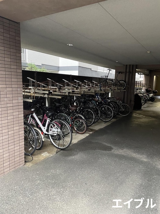 駐輪場 カメリアライジング２１麦野