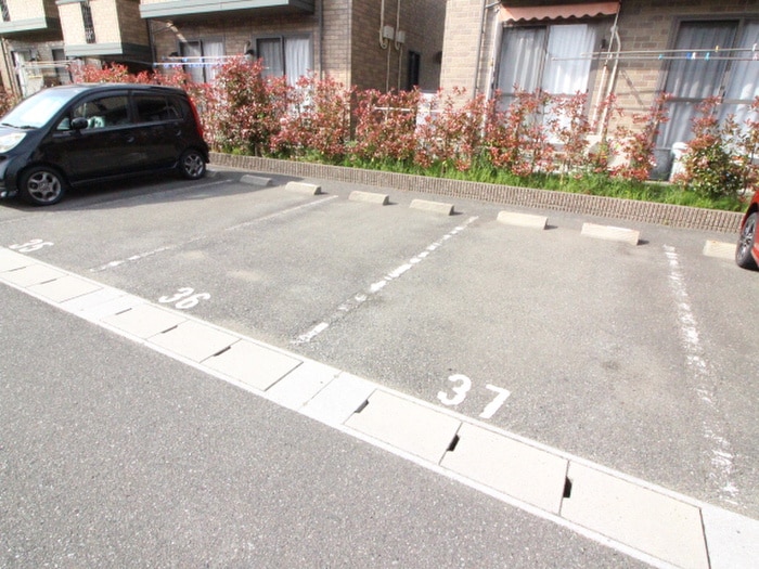 駐車場 リビングタウン ＹＯＵＴＨ Ａ棟