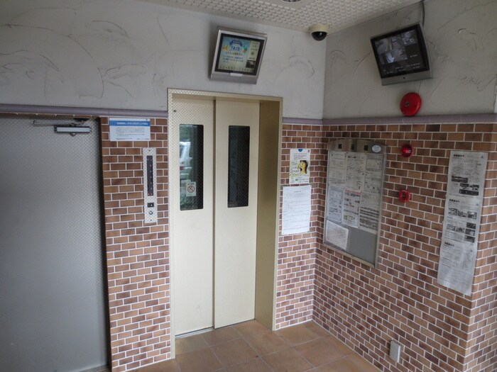 エントランス部分 新英ビル