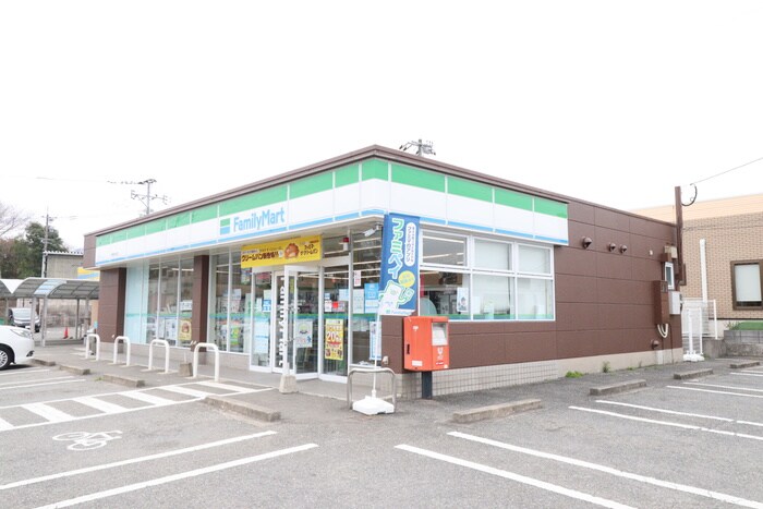 ファミリーマート飯塚弁分店(コンビニ)まで538m ＳｈｉｎｉｎｇＡ