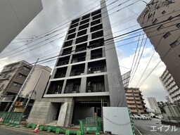 建築中