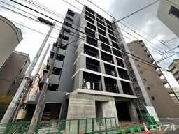 建築中