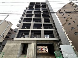 建築中