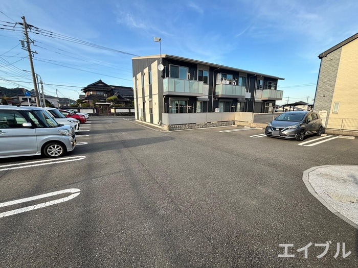 駐車場 プレミアスA棟