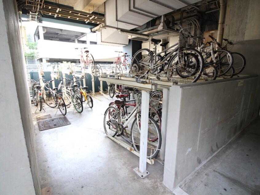 駐輪場 ビュートリアム平尾