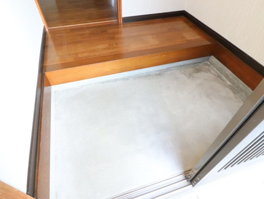 玄関 森　貸家　7号室