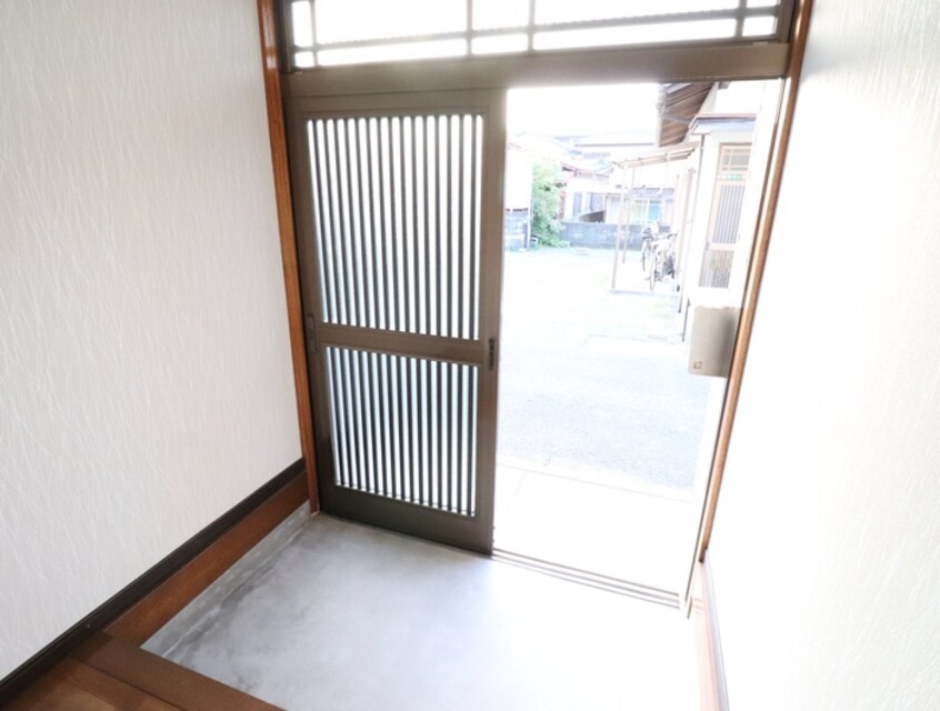 玄関 森　貸家　7号室