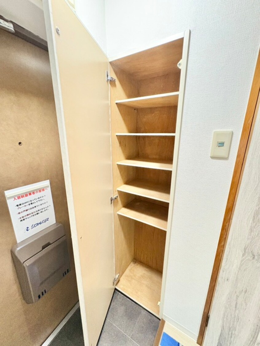 靴箱 リファレンス葉山