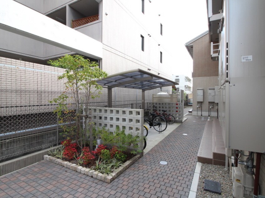 駐輪場 D-ｒｏｏｍ花畑