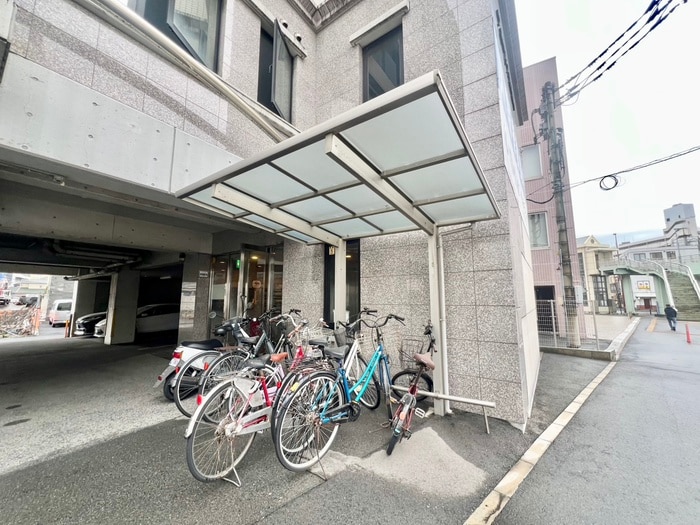 駐輪場 fairebriller黒崎