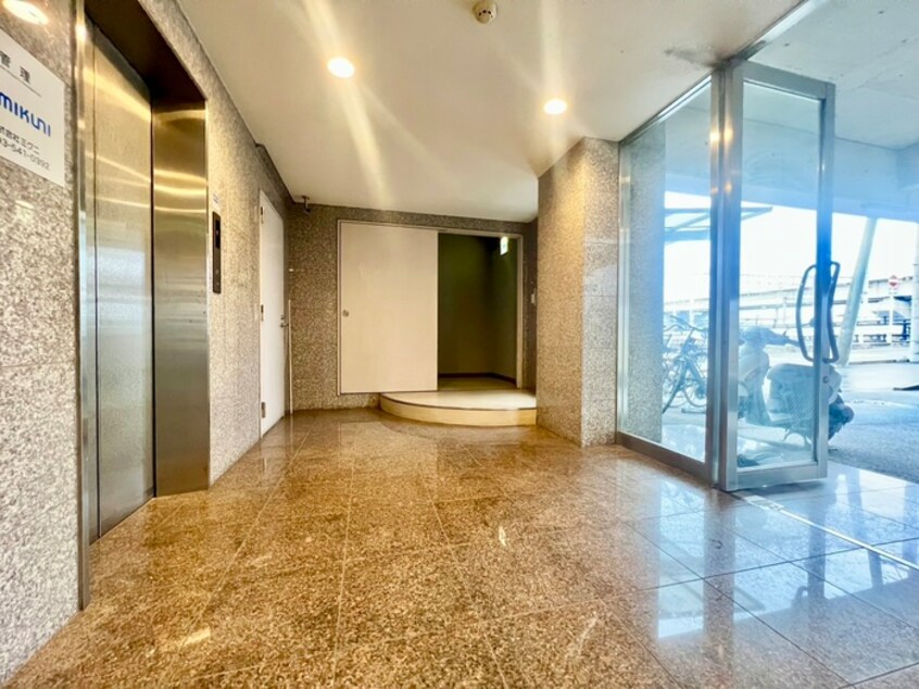 エントランス部分 fairebriller黒崎