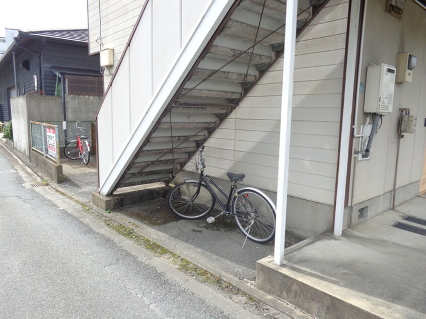 駐輪場 タウニィコンドウ