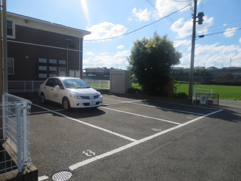 駐車場 アルト　リザイヤＡ棟