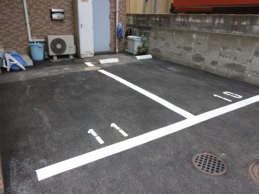 駐車場 ラフィ－ネ西嶋