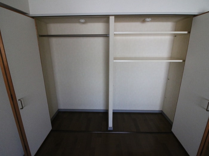 収納 ラフィ－ネ西嶋