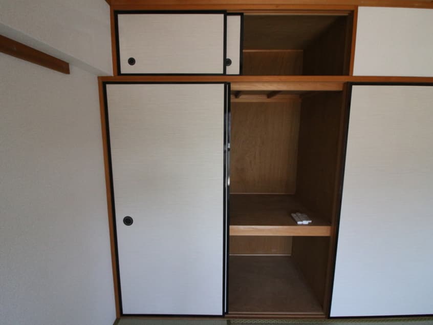 収納 ラフィ－ネ西嶋