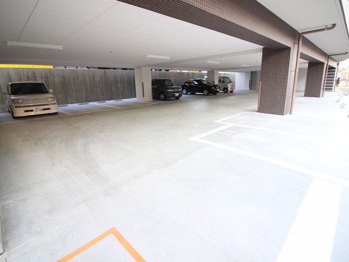 駐車場 ロイズ空港東