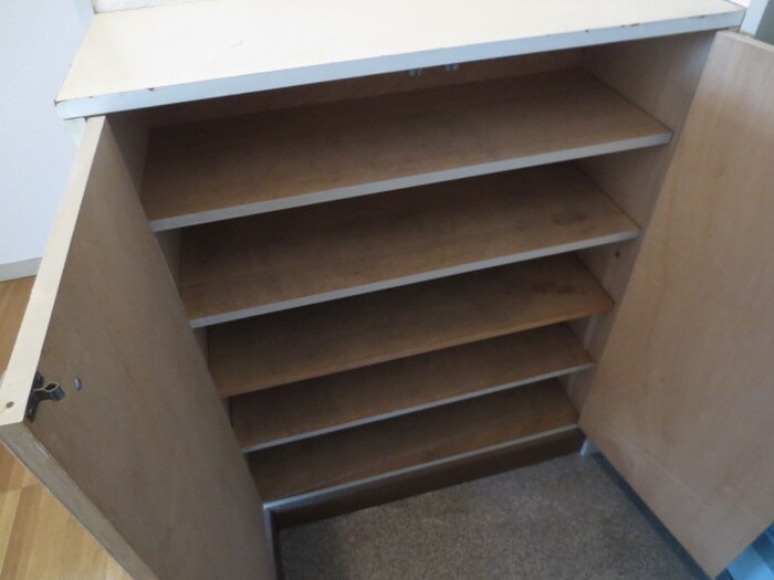 靴箱 サンハッコービル